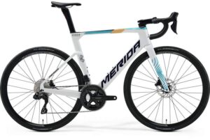Bicicleta Merida Reacto 6000 105 Di2 Bahrain 2024.jpg