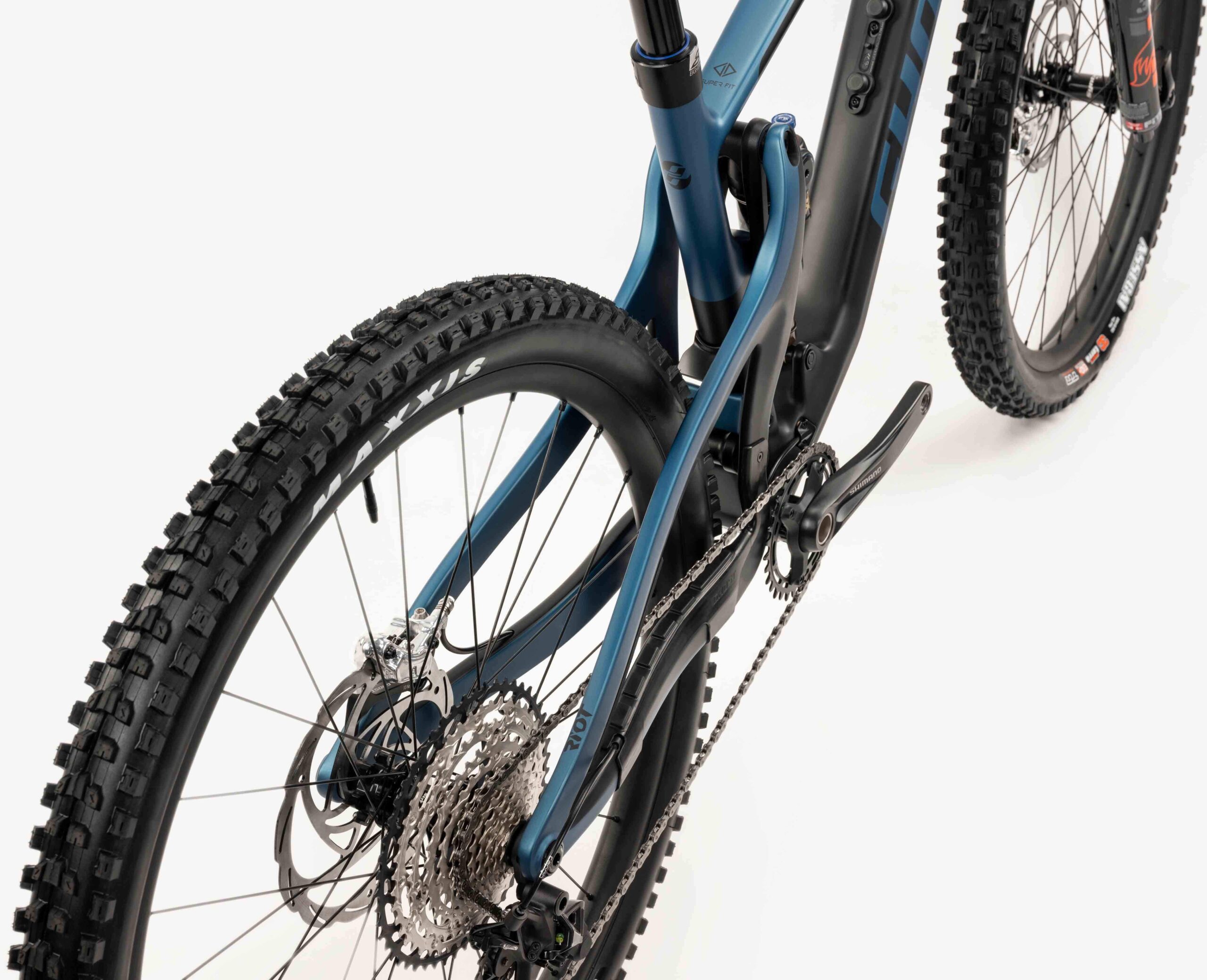 bicicleta ghost riot trail cfcf 150140 full party 2025 2 scaled 1.jpg