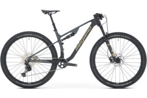 bicicleta megamo track 08 2025.jpg