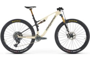 bicicleta megamo track r100 07 2024.jpg